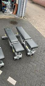Technogym pure strength adjustable bench zwart grijs bankje, Ophalen, Fitnessbank, Gebruikt, Technogym