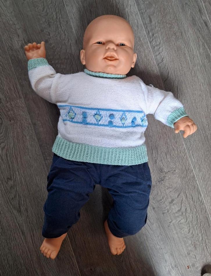 Pop vintage, beweegt met kleertjes 56cm, Kinderen en Baby's, Speelgoed | Poppen, Gebruikt, Babypop, Ophalen of Verzenden