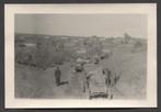 WO2 foto: Duitse Panzerkolonne trekt door Russisch dorp, Verzenden, Landmacht, Duitsland, Foto of Poster