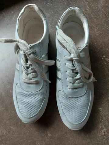 Zgan lichtblauwe MarcoTozzi maat 39 sportschoen gymp sneaker beschikbaar voor biedingen