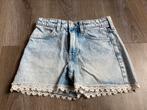 Lichtblauwe korte spijkerbroek zgan H&M maat 128, Broek, Meisje, H&M, Ophalen of Verzenden