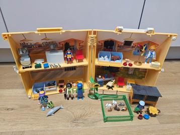 Playmobil 4374 meeneem dierenkliniek met extra dieren sets  beschikbaar voor biedingen