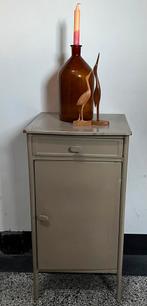 Kastje beige metaal, Ophalen, Zo goed als nieuw, Minder dan 150 cm, Minder dan 100 cm