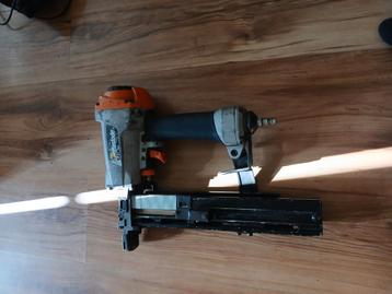 Tacker Paslode  pneumatisch lucht spijkerpistool beschikbaar voor biedingen