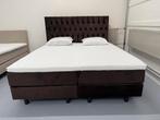 Showmodel boxspring gecapitoneerd 180x200 cm €999,-, Crème, 200 cm, 160 cm, Nieuw