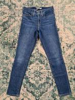 311 Levi's shape skinny W27 L30 WMN Blauw, Blauw, Ophalen of Verzenden, Zo goed als nieuw, W27 (confectie 34) of kleiner