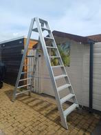 Een solide dubbele oploopbare trap, Doe-het-zelf en Verbouw, Ladders en Trappen, Ophalen, Gebruikt, 2 tot 4 meter