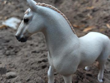 2 Schleich Paarden  beschikbaar voor biedingen