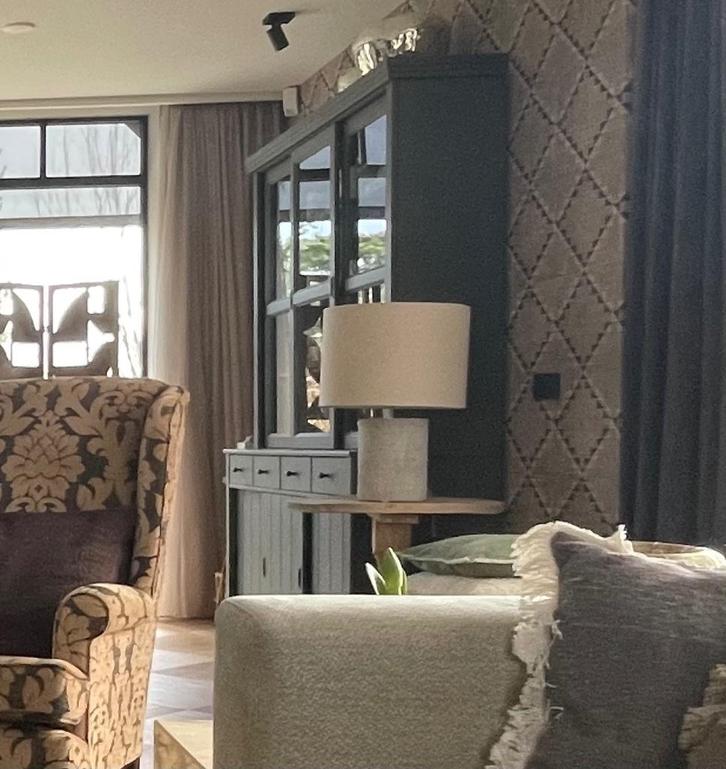 donkergrijs eetkamerkast met vitrine, Huis en Inrichting, Kasten | Vitrinekasten, Gebruikt, 200 cm of meer, 100 tot 150 cm, 25 tot 50 cm