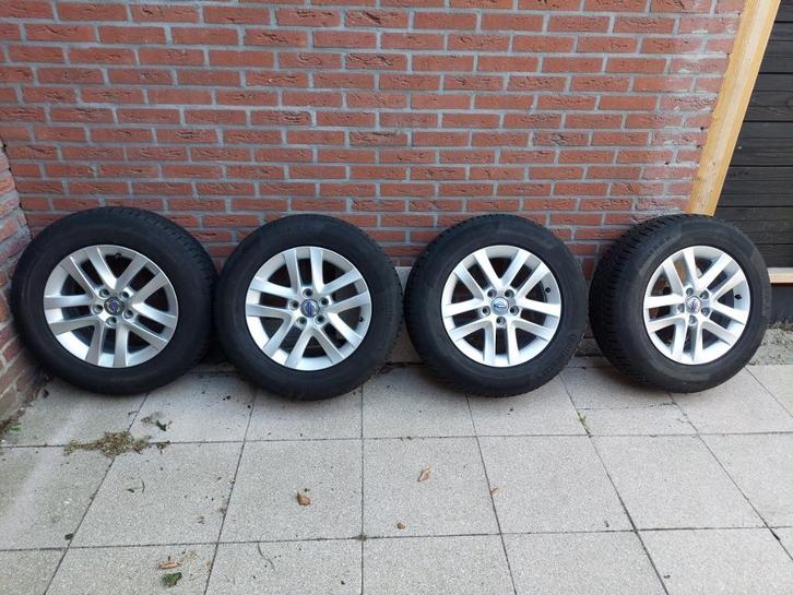 Continental WinterContact op Originele LM Volvo velgen, Auto-onderdelen, Banden en Velgen, Banden en Velgen, Winterbanden, 16 inch