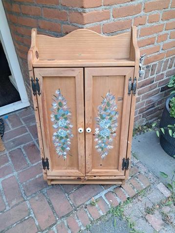 Antiek/Brocante/Curiosa Frans Zwitsers Kruiden Kastje €25 beschikbaar voor biedingen