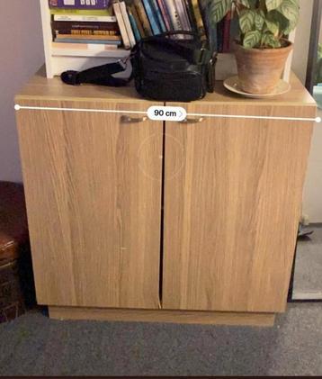 Stevig kastje en ladekast met gratis bureau