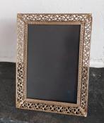Brocant zilverkleurig fotolijstje, Huis en Inrichting, Woonaccessoires | Lijsten, Minder dan 50 cm, Gebruikt, Metaal of Aluminium