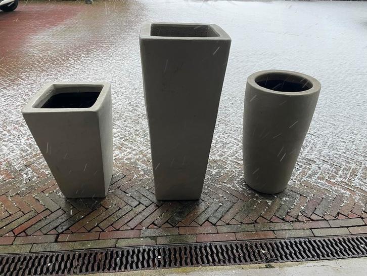 Set van 3 Betonnen Bloempotten, Tuin en Terras, Bloempotten, Gebruikt, Beton, Binnen, 70 cm of meer, 25 tot 40 cm, Overige vormen