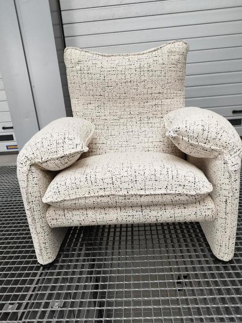 Cassina Maralunga fauteuil opnieuw gestoffeerd, Huis en Inrichting, Fauteuils, Zo goed als nieuw, Stof, 75 tot 100 cm, 75 tot 100 cm