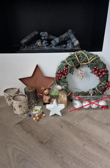 Diverse mooie kerstdecoratie | kerstkrans, kerstballen beschikbaar voor biedingen