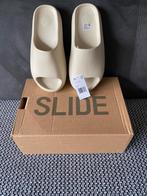 Yeezy slides maat 42 Bone nieuw, Nieuw, Adidas Yeezy, Verzenden