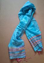 Mooie blauwe sjaal met kleurrijke details, Geen merk, Ophalen of Verzenden, Zo goed als nieuw, One size fits all