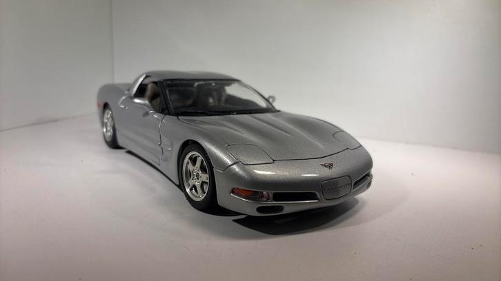 Chevrolet Corvette c5 grey Bburago 1.18, Hobby en Vrije tijd, Modelauto's | 1:18, Zo goed als nieuw, Bburago, Ophalen of Verzenden
