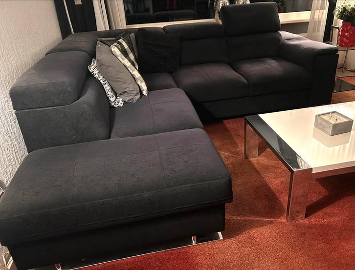 Hoekbank zwart stof met hoofdsteunen, Huis en Inrichting, Banken | Bankstellen, Gebruikt, Hoekbank, Vierpersoons of meer, 200 tot 250 cm