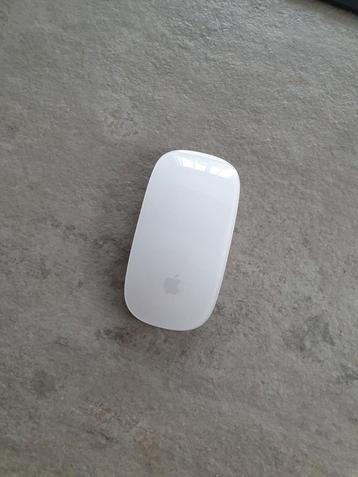 Apple Magic Mouse 2 (A1657) beschikbaar voor biedingen
