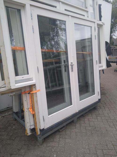 Kozijn met dubbele tuindeuren en zijramen, Doe-het-zelf en Verbouw, Deuren en Horren, Zo goed als nieuw, Buitendeur, 200 tot 215 cm