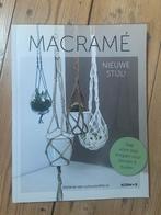 Macramé - stephanie colours of life, Ophalen of Verzenden, Zo goed als nieuw, Haken, Patroon of Boek