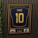Dusan Tadic gesigneerd ingelijst Ajax uitshirt fotobewijs, Verzenden, Nieuw, Ajax, Shirt