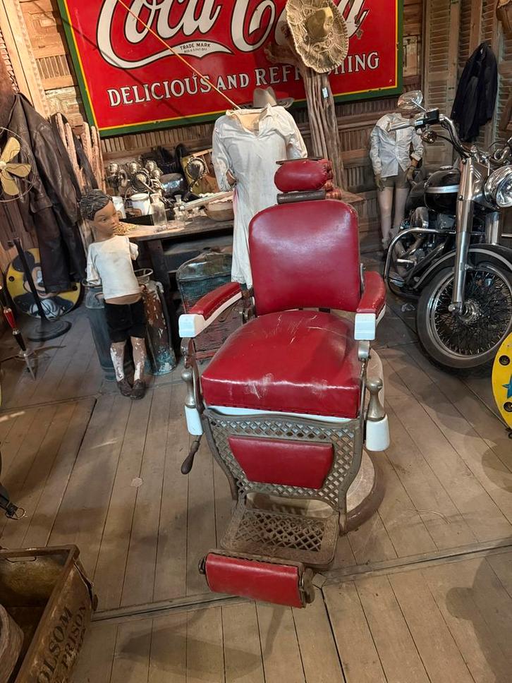 Vintage Kappersstoel - Prachtexemplaar!, Antiek en Kunst, Antiek | Meubels | Stoelen en Banken, Ophalen