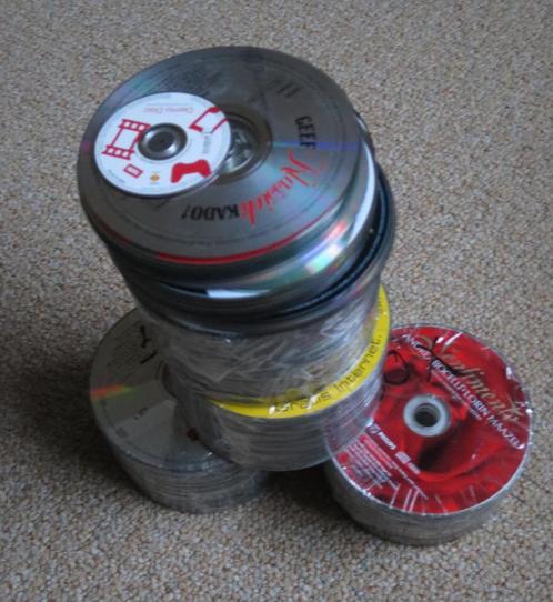 Partij Knutsel CD's 500 stuks in voorraad, Hobby en Vrije tijd, Knutselen, Zo goed als nieuw, Materiaal, Ophalen
