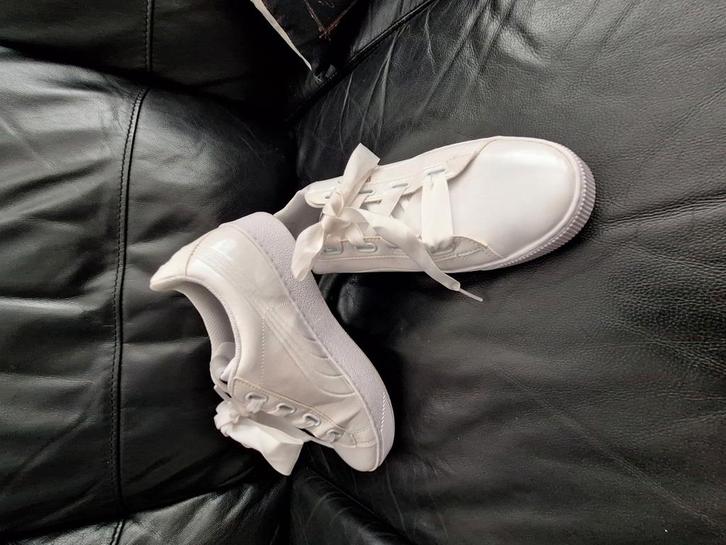 🎀Puma schoenen mt40 vallen ook op maat 🎀, Kleding | Dames, Schoenen, Zo goed als nieuw, Sneakers of Gympen, Wit, Ophalen of Verzenden