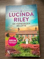 De verborgen belofte - Lucinda Riley, Boeken, Romans, Ophalen of Verzenden, Gelezen, Nederland
