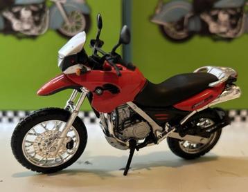 BMW F650 GS - Maisto 1/18 beschikbaar voor biedingen