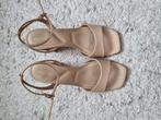 Aldo sandalen met hakken, Beige, Ophalen of Verzenden, Zo goed als nieuw, Schoenen met hoge hakken