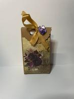 Doosje paarse bloem 2, Ophalen of Verzenden, Zo goed als nieuw, Overige thema's