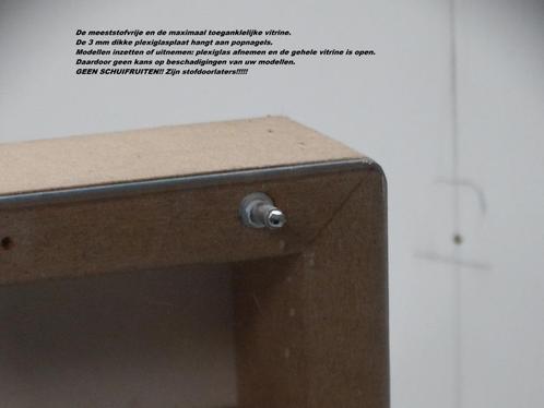 HO-E-350:NIEUW stofvrije vitrine, wandvitrine. € 150,=. ROCO, Hobby en Vrije tijd, Modeltreinen | H0, Nieuw, Brug, Tunnel of Gebouw
