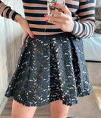 Nikkie zwart barok a-lijn rokje met de bruine kleur, Kleding | Dames, Rokken, Bruin, Ophalen of Verzenden, Zo goed als nieuw, Nikkie