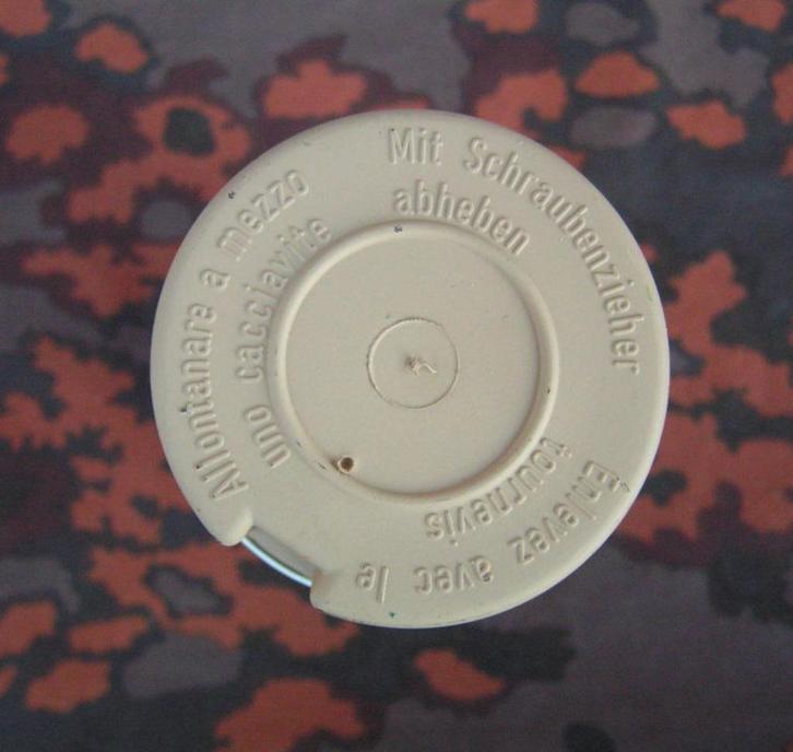 Spuitbus restauratielak in de kleur Wehrmacht sandbeige mat, Verzamelen, Militaria | Tweede Wereldoorlog, Landmacht, Helm of Baret
