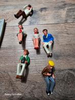 Zittende poppetjes 3 cm, racebaan jouef ?, Ophalen of Verzenden, Zo goed als nieuw