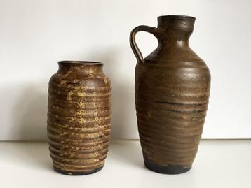 Twee vintage vazen Jan de Graaf jaren 70 beschikbaar voor biedingen