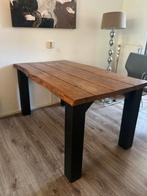 Houten eettafel met zwarte poten. Stoelen ook te koop., Huis en Inrichting, Tafels | Eettafels, Ophalen, 100 tot 150 cm, 50 tot 100 cm