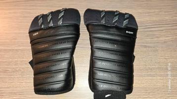 Binnenhandschoenen beschikbaar voor biedingen