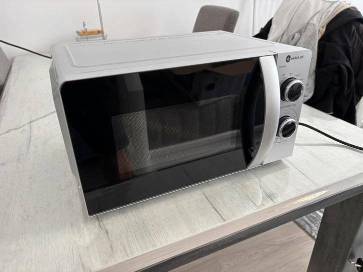 Kleine Magnetron - Nieuw - Grijs/Zilver - Nooit Gebruikt, Witgoed en Apparatuur, Magnetrons, Nieuw, Vrijstaand, Magnetron, Minder dan 45 cm