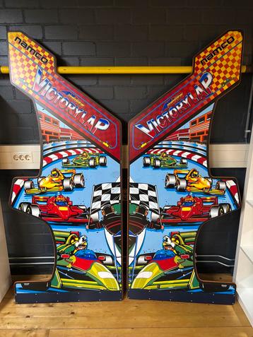 Ace Driver Victory Lap Arcade Platen - Decoratie beschikbaar voor biedingen