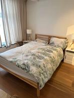 Twee personsbed | Wooden bed (140x200 cm)frame with mattress, Huis en Inrichting, Slaapkamer | Complete slaapkamers, Ophalen, Zo goed als nieuw