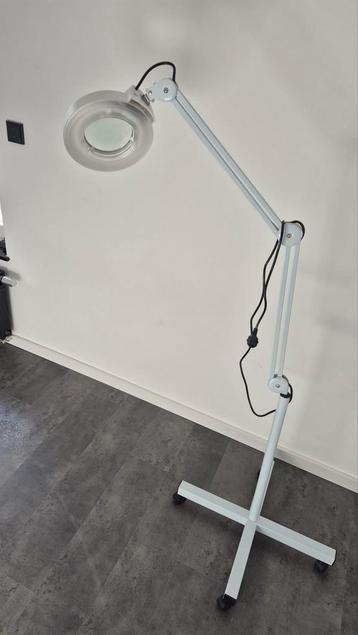 Loeplamp schoonheidsspecialiste - bijna nieuw! beschikbaar voor biedingen