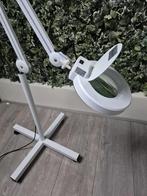 Loeplamp met Statief en LED Verlichting – 5 DPT - Wit –, Ophalen, Zo goed als nieuw, Loeplamp