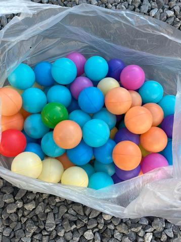 75 ballenbak ballen in mix kleuren | gebruikte conditie beschikbaar voor biedingen