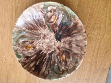 Mooie oude schaal beschikbaar voor biedingen