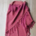 NIEUW! handgemaakt gehaakte omslagdoek, grote driehoek sjaal, Kleding | Dames, Handgemaakt, Ophalen of Verzenden, Nieuw, Sjaal